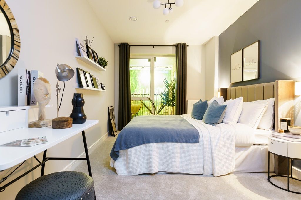 Property photo 2 of 8 Large Bedroom With Double Doors Onto A Private Balcony
