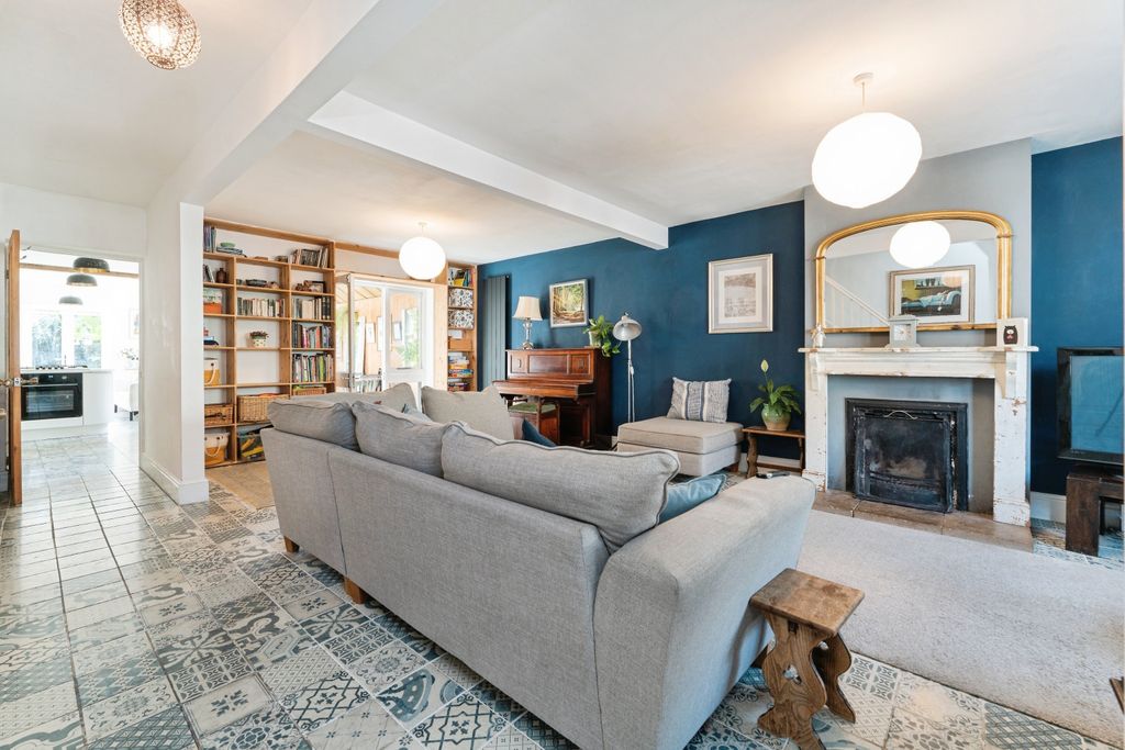 Property photo 3 of 21 Open Plan Living