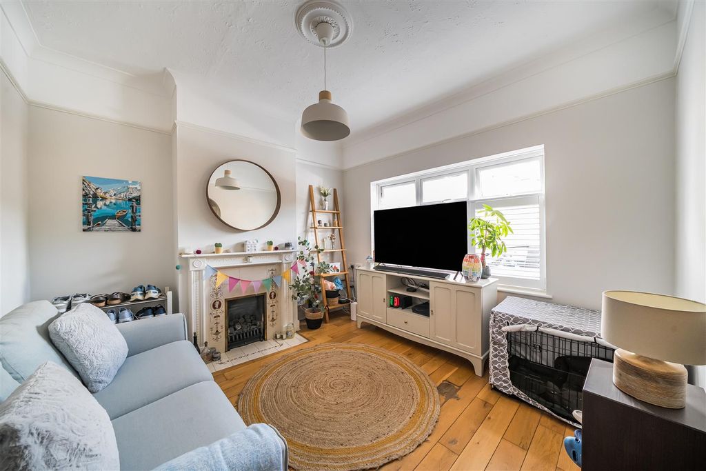 Property photo 2 of 16 1346403-13-68B5B8060Fe8d.Jpg