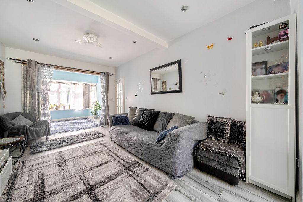 Property photo 3 of 18 1511017-17-6A8c4A...