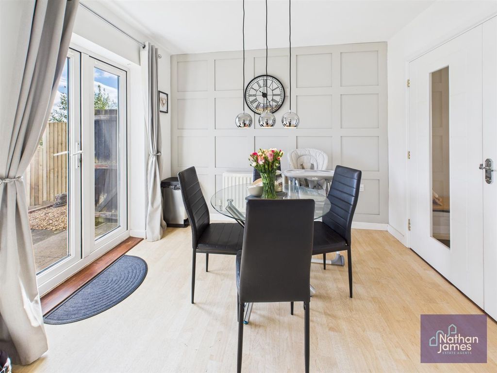 Property photo 3 of 14 Dining Room