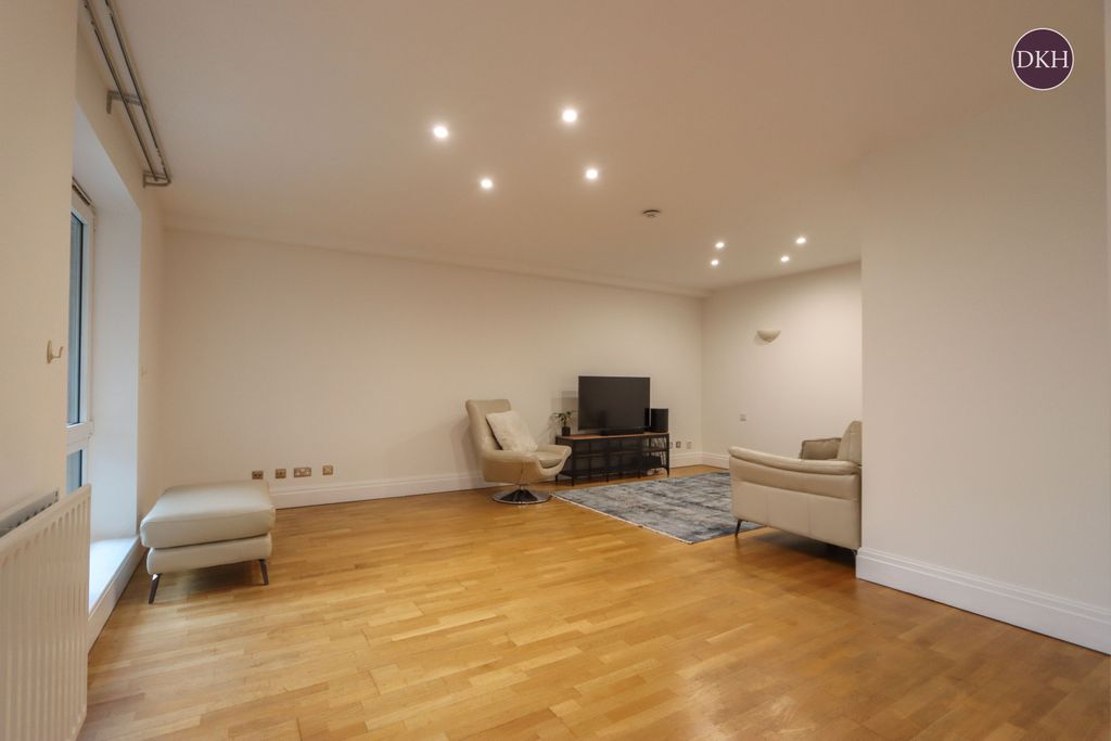 Property photo 3 of 15 Picture No. 12