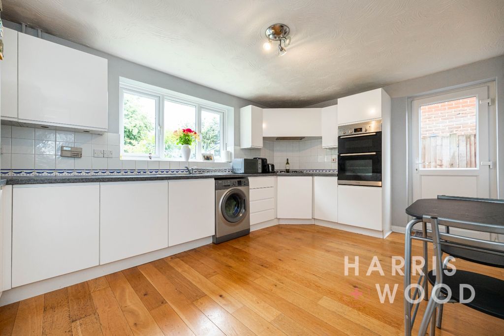 Property photo 2 of 32 4523672