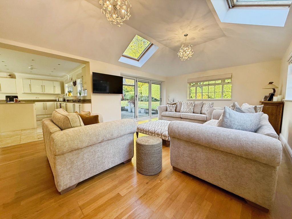 Property photo 3 of 34