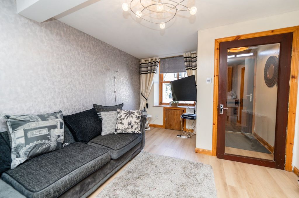 Property photo 2 of 18 2