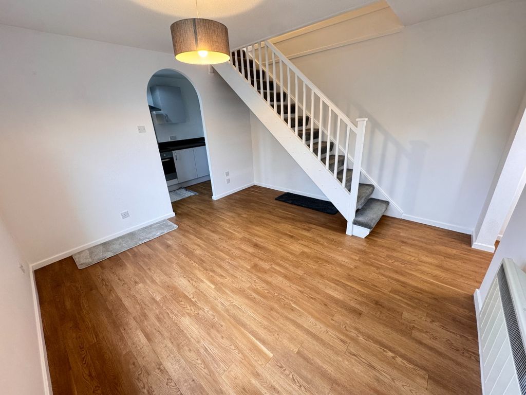 Property photo 2 of 11 4956711