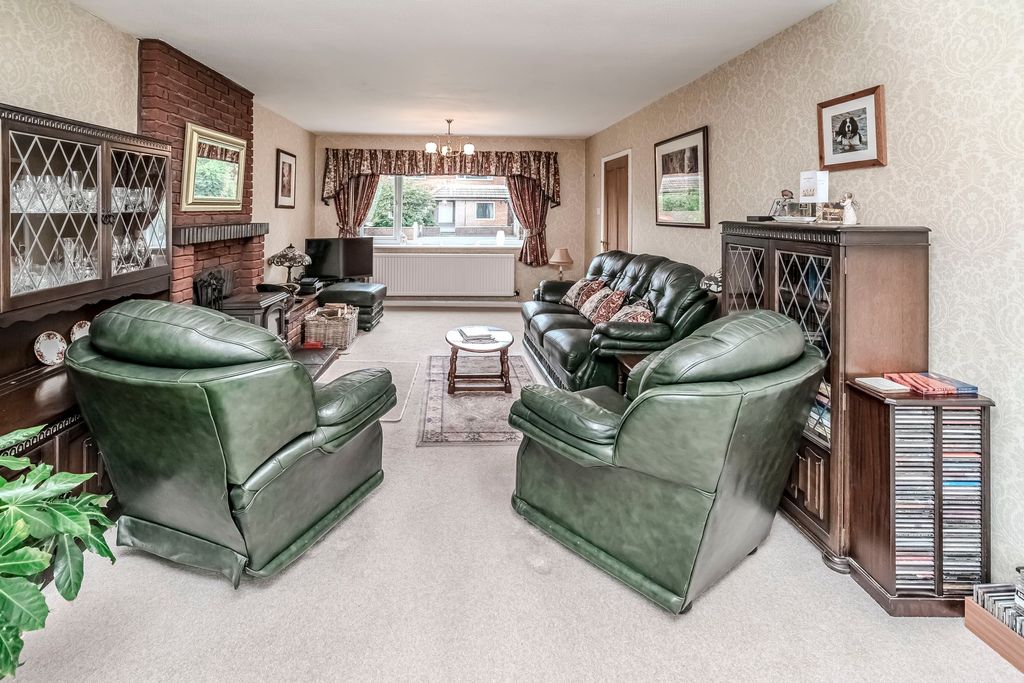 Property photo 2 of 37