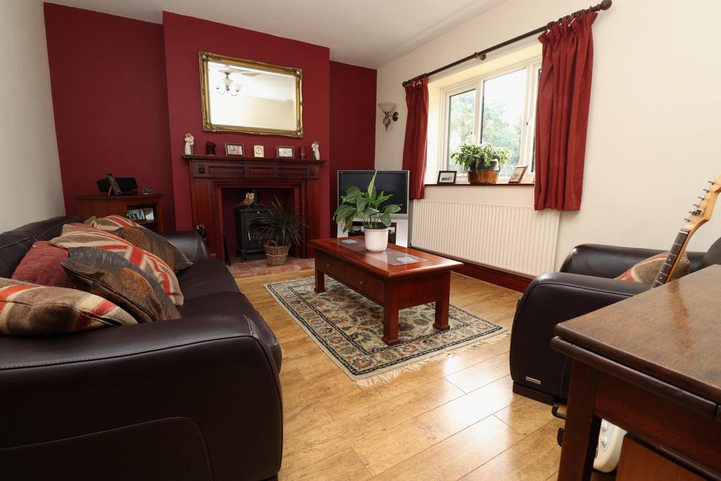 Property photo 3 of 36 (4)