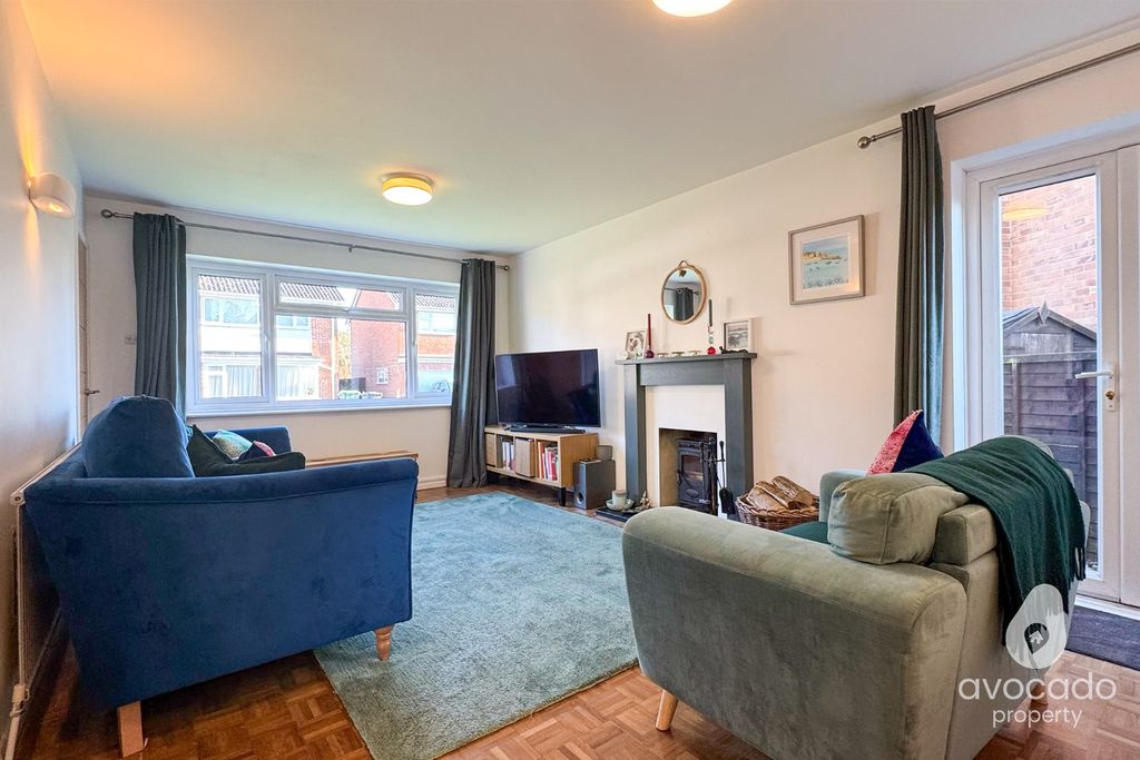 Property photo 2 of 18 3736914