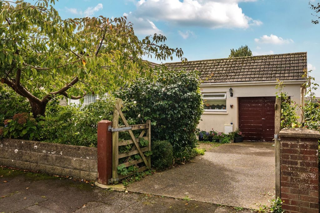 Property photo 2 of 20 4-6Ac3c3Ed06639-1528503-1A10Cb537Dd54-2-1-1