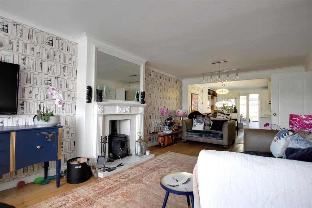 Property photo 2 of 22