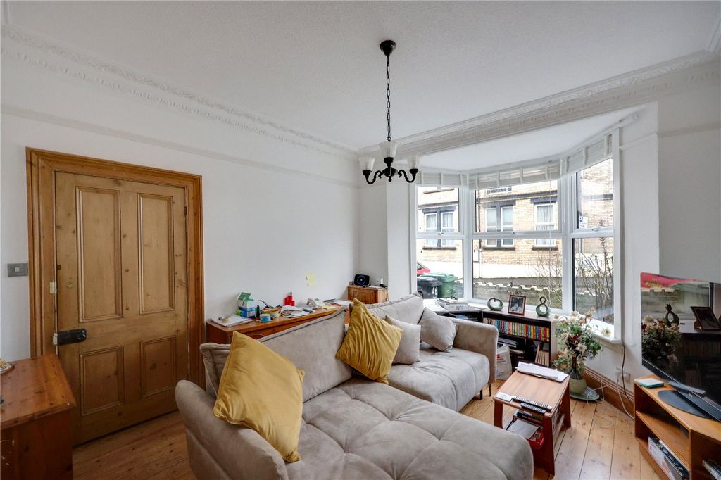 Property photo 3 of 21 Picture No. 01