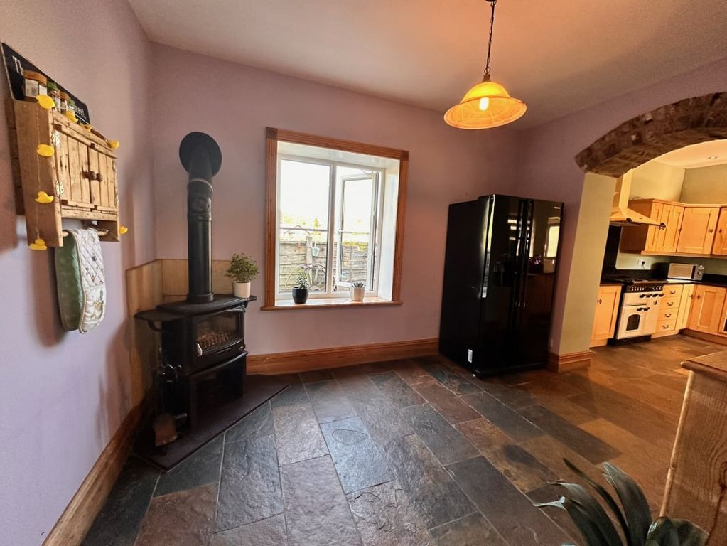 Property photo 3 of 24