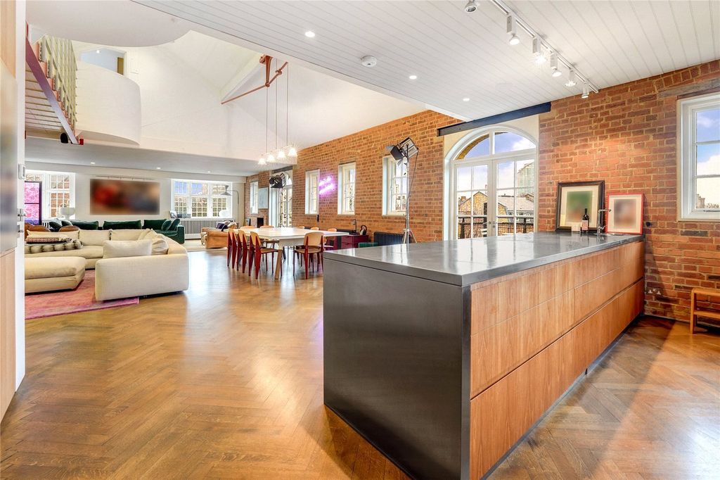 Property photo 1 of 17 Living Area