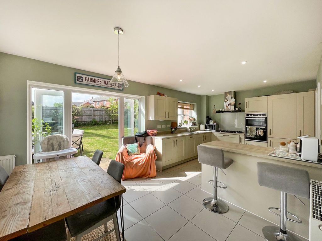 Property photo 2 of 17 5