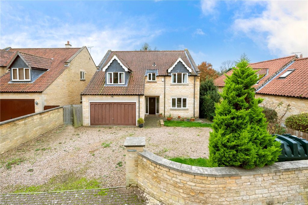 Property photo 2 of 16 Picture No. 14