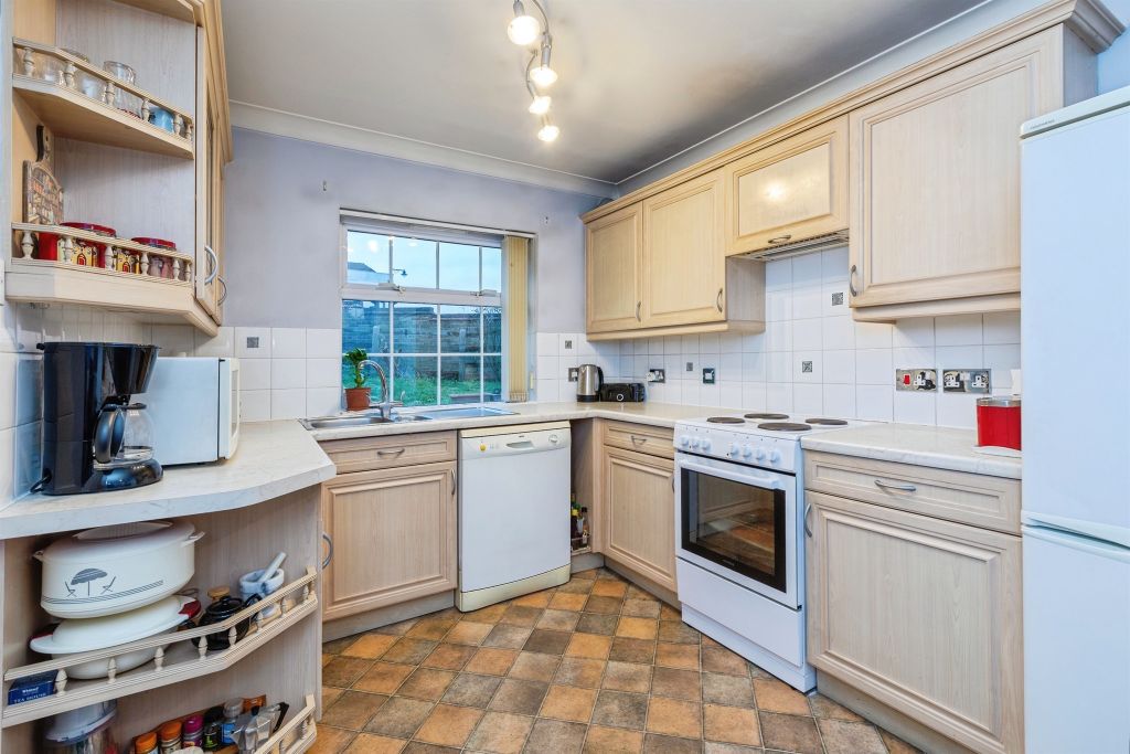 Property photo 3 of 13