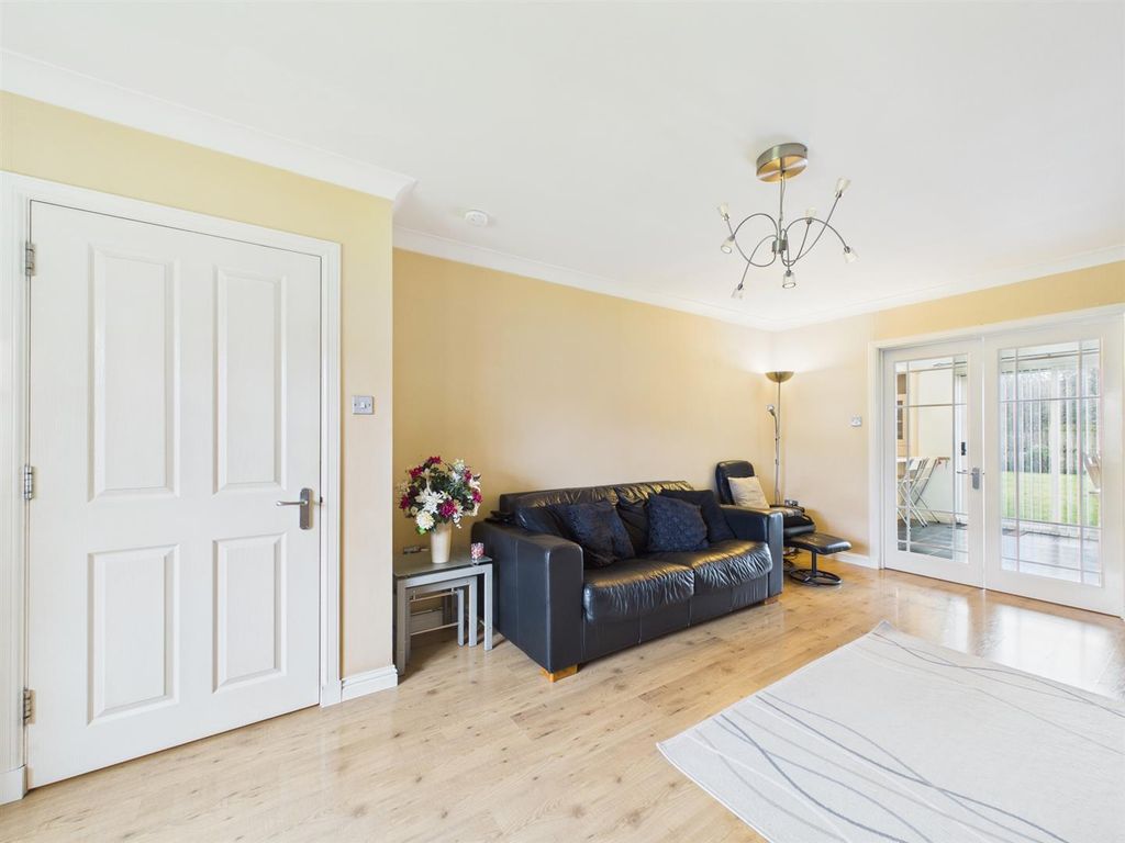 Property photo 2 of 19 Cam03782G0-Pr0273-Still020_Alt.Jpg