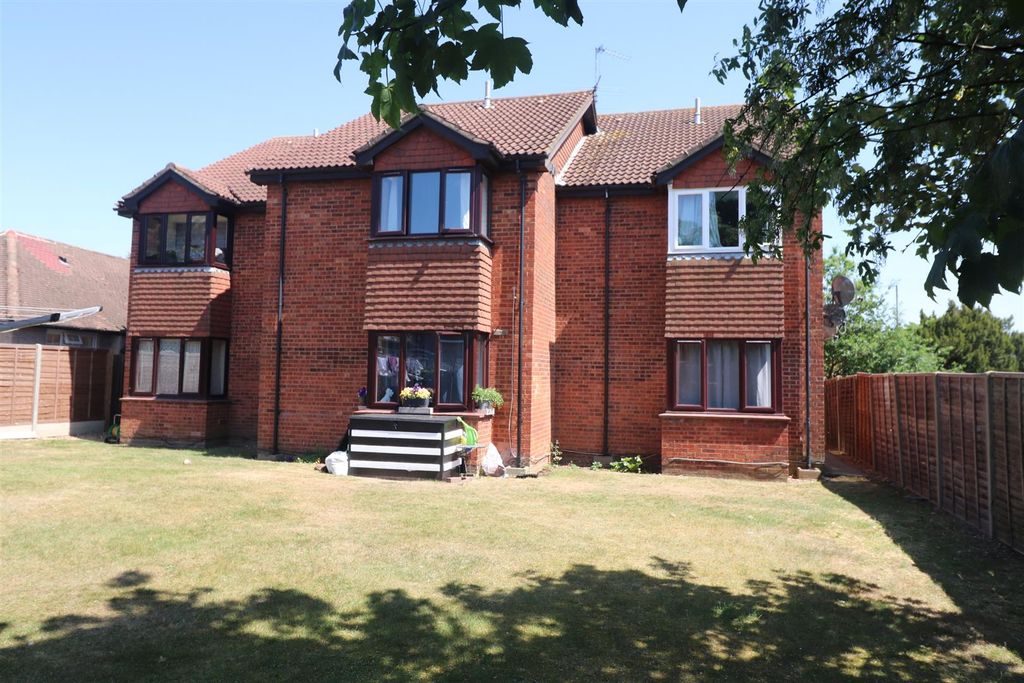 Property photo 2 of 11