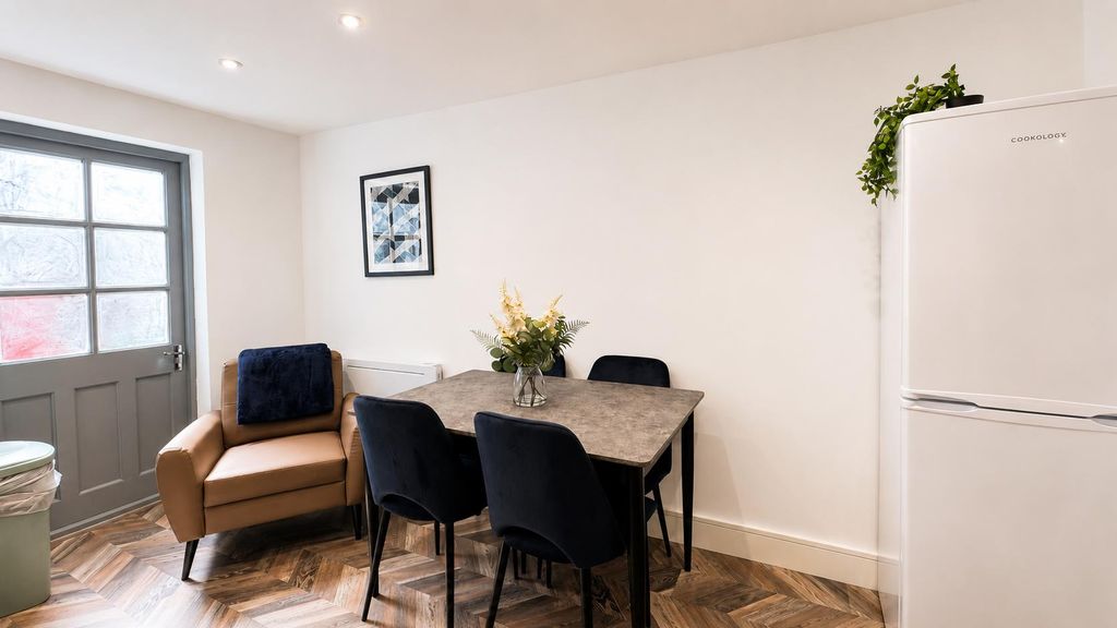 Property photo 2 of 13 Dining Room