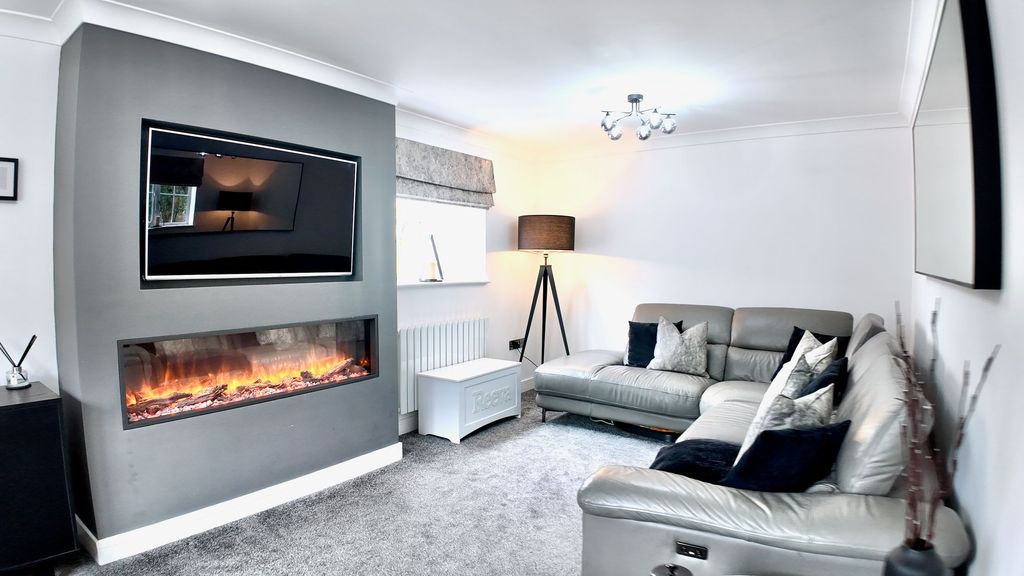 Property photo 2 of 32