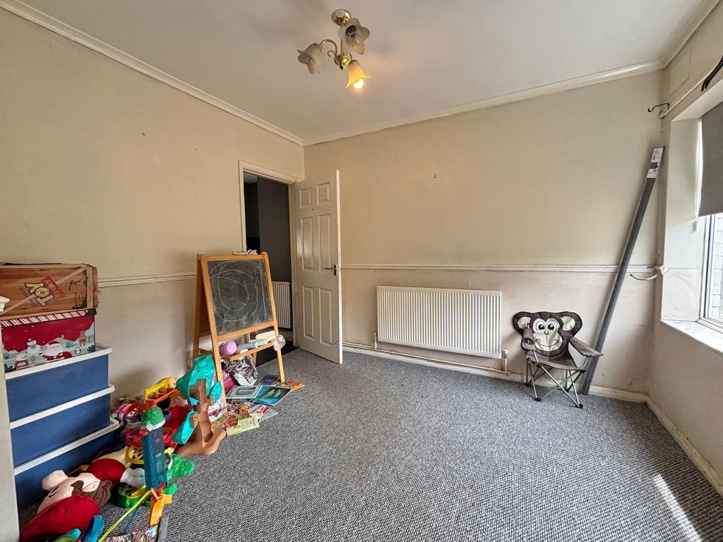 Property photo 3 of 14