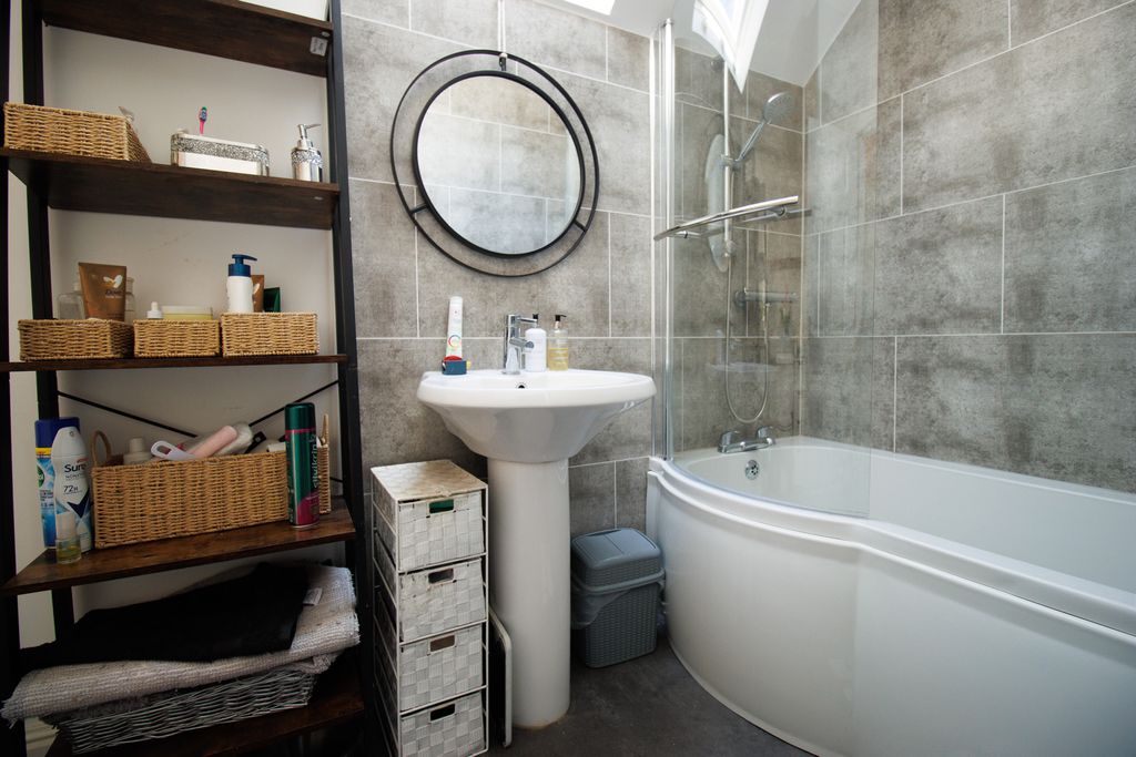 Additional image 10 of 2 bed flat for saleWest Avenue, Filey YO14