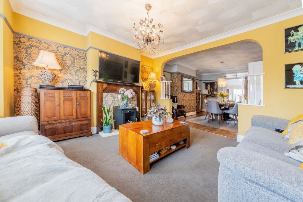 Property photo 2 of 45