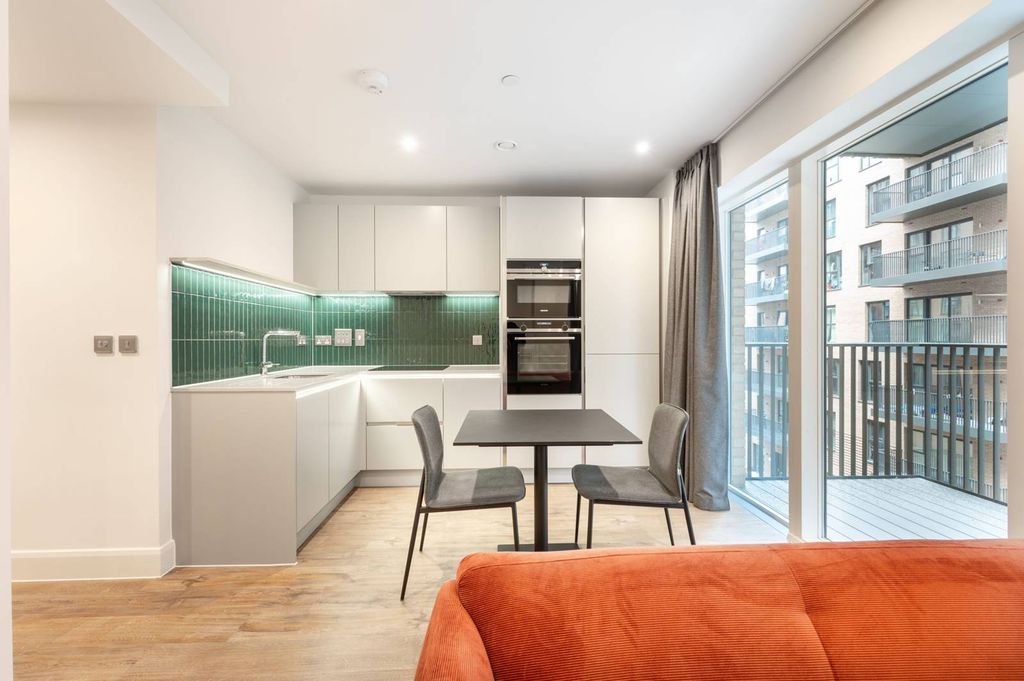 Property photo 2 of 22