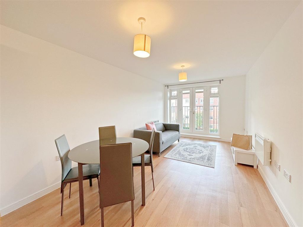 Property photo 2 of 11