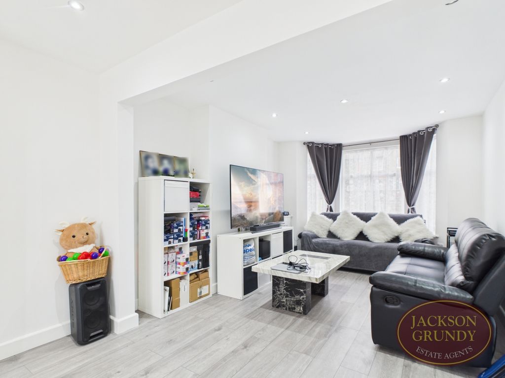 Property photo 2 of 20 Lounge