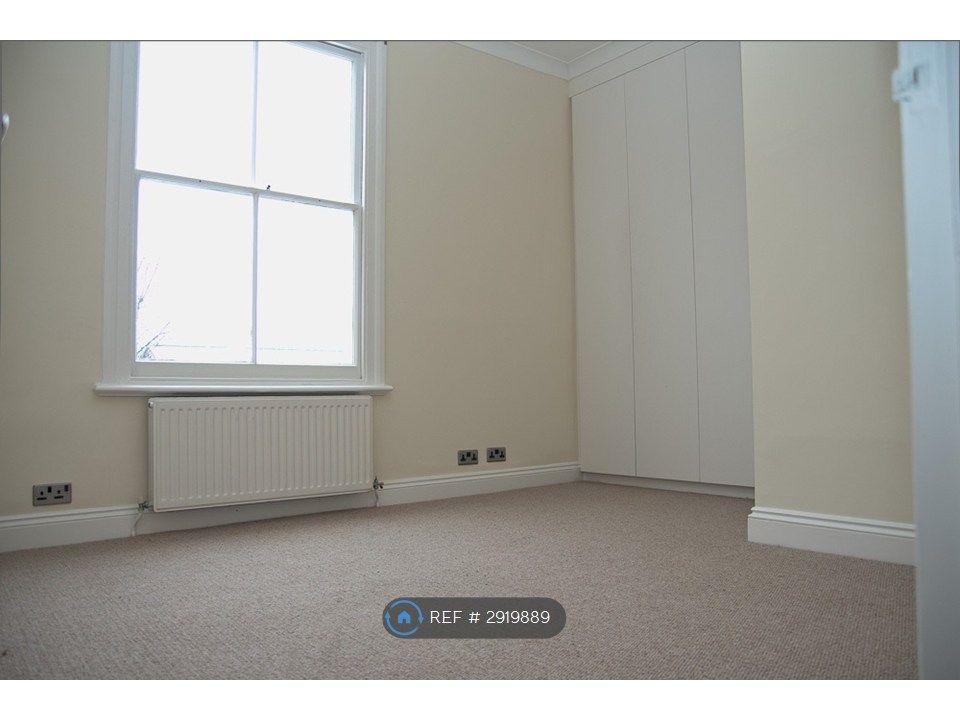 Property photo 3 of 6 Bedroom
