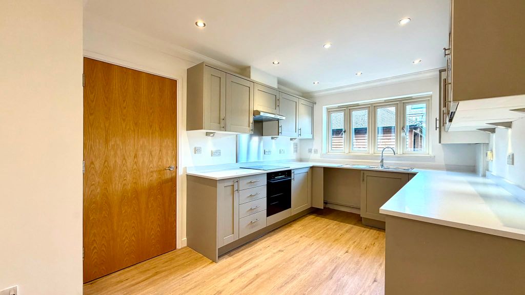 Property photo 2 of 43