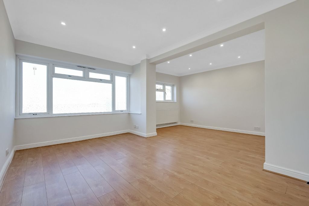 Property photo 3 of 13 5097637