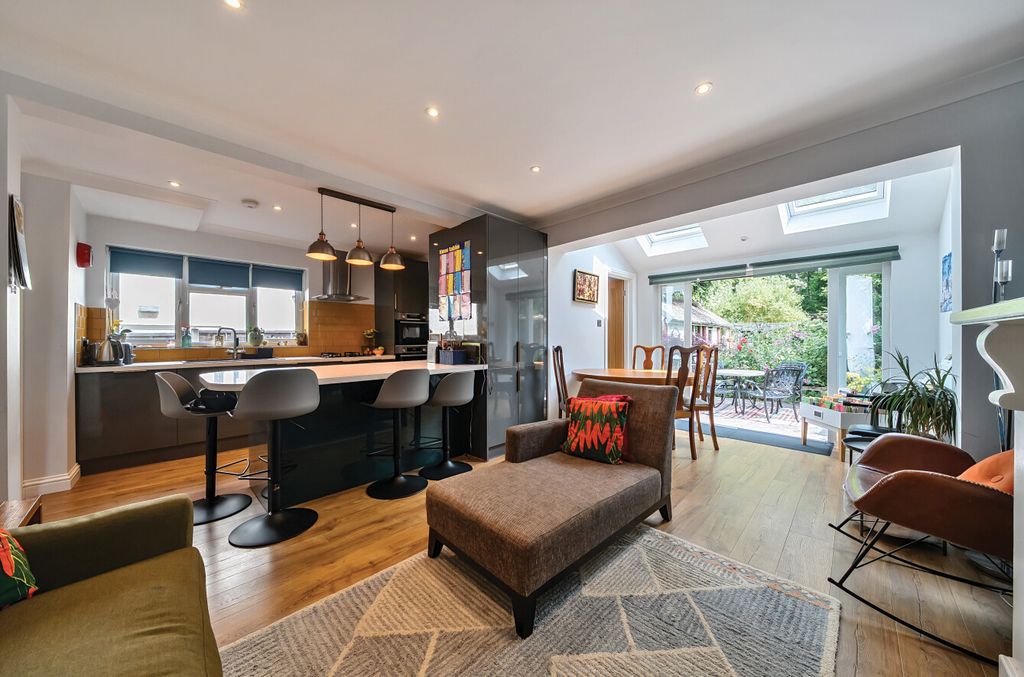 Property photo 1 of 22