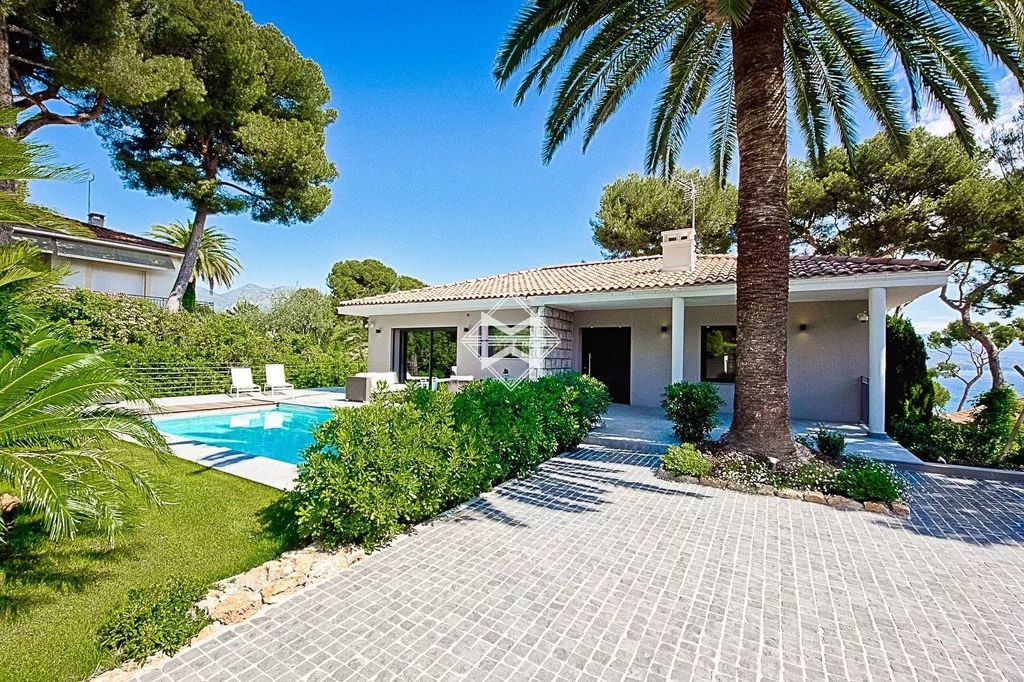 Property photo 1 of 11 Swimming Pool