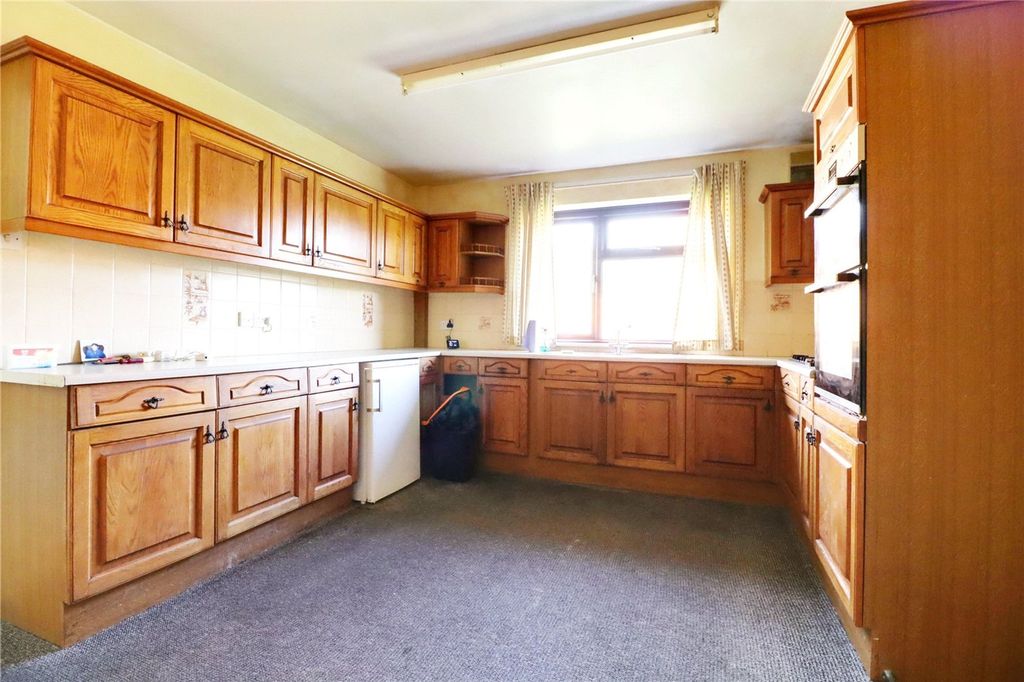 Property photo 3 of 22