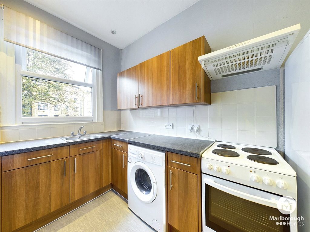 Property photo 3 of 8 Leytonstone E11