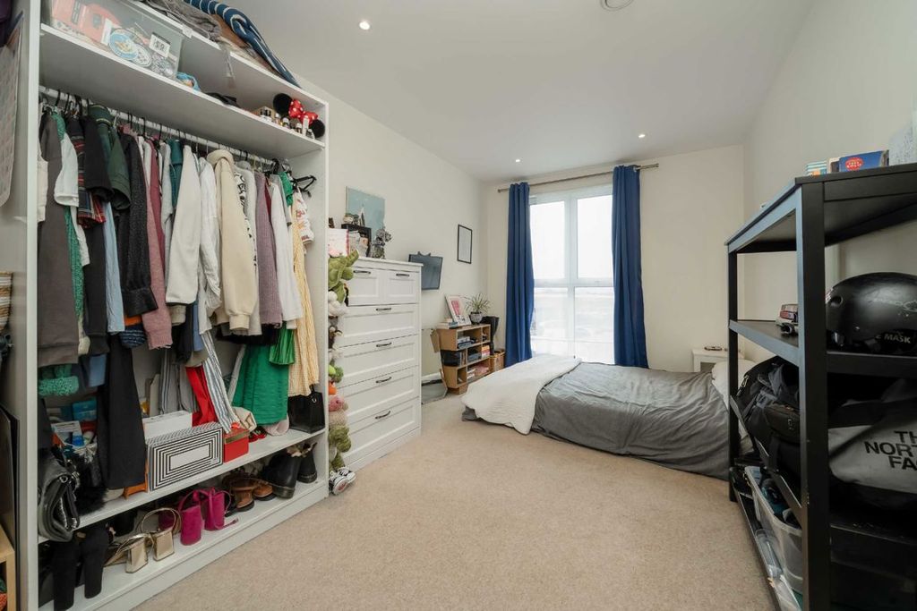 Property photo 3 of 4