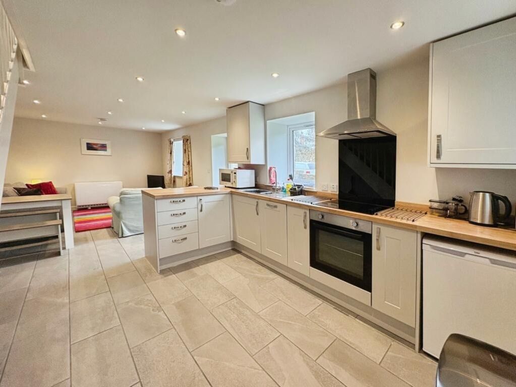 Property photo 2 of 22 4856241