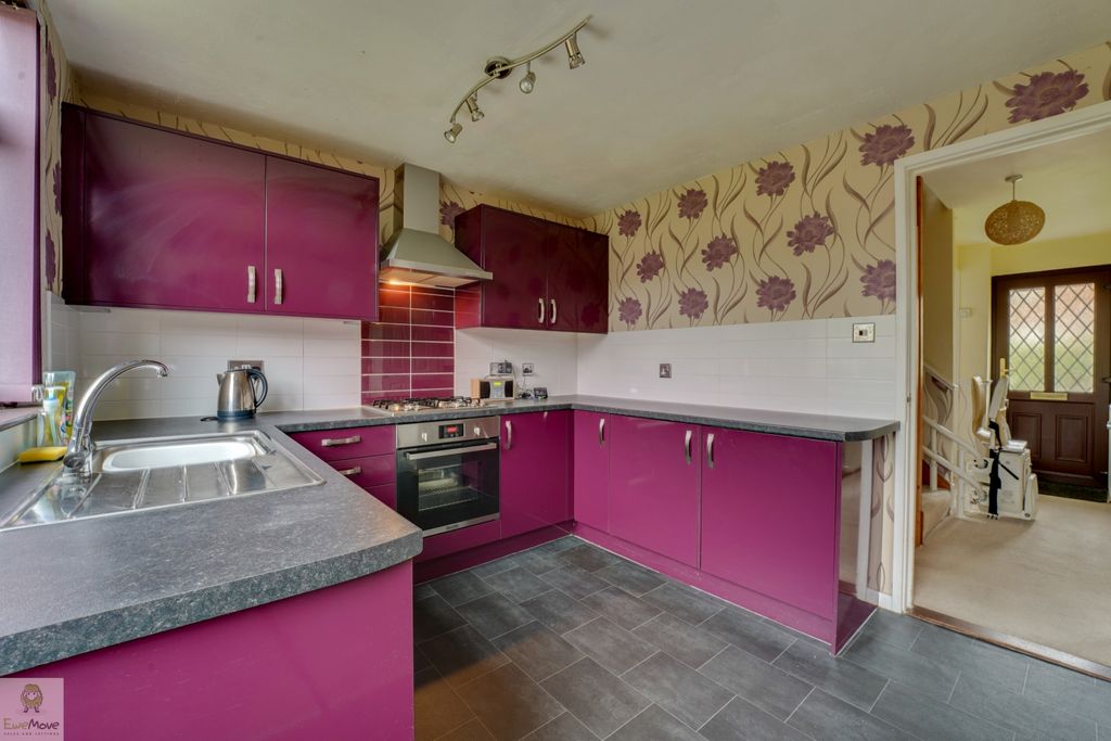 Property photo 2 of 12 Dsc08184-Dsc08188