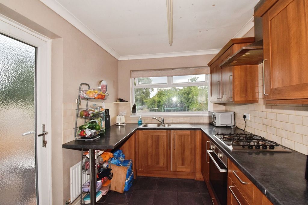 Property photo 2 of 17 Kitchen
