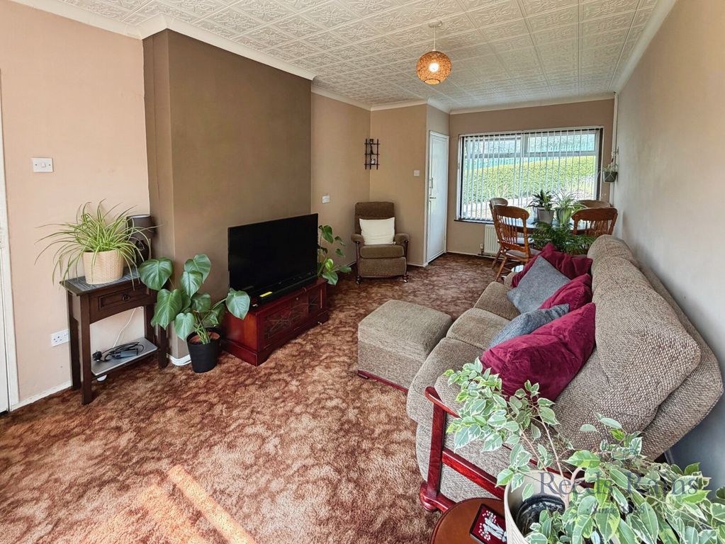 Property photo 2 of 15 Lounge
