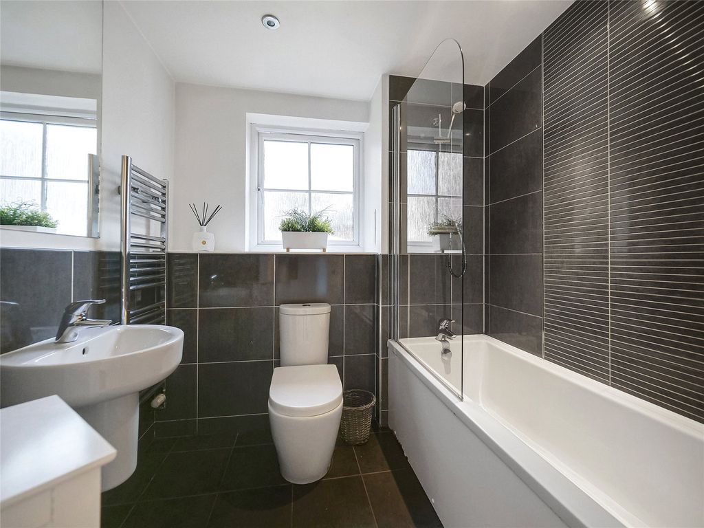 Property photo 3 of 21 Picture No. 14