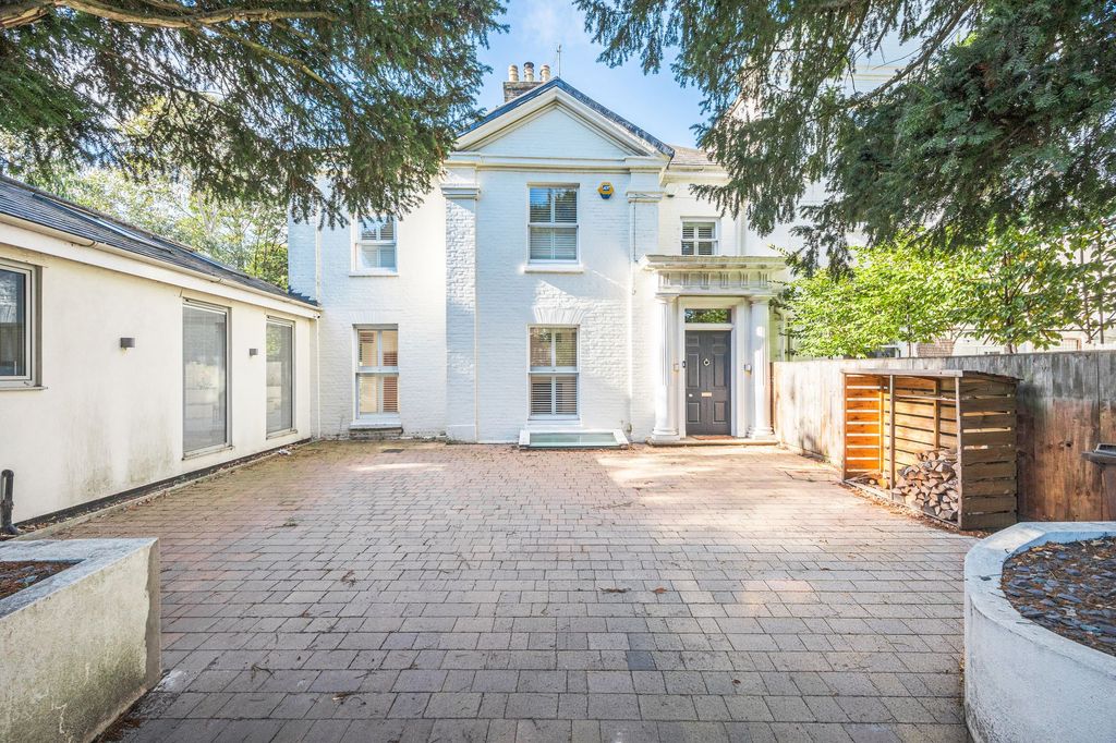 Property photo 1 of 19