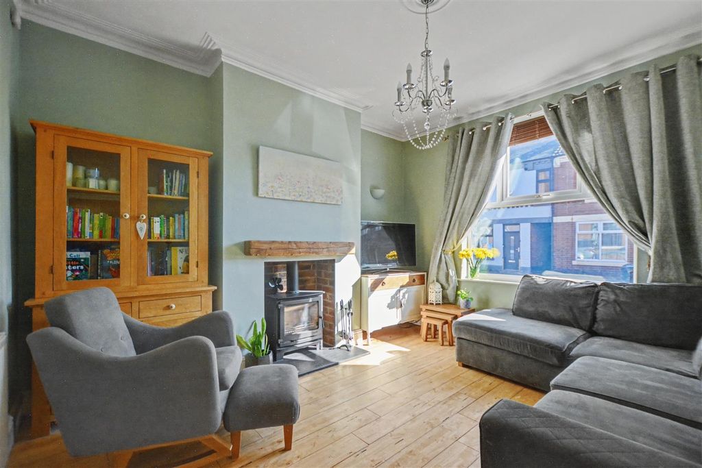 Property photo 2 of 26 Lounge_1.Jpeg