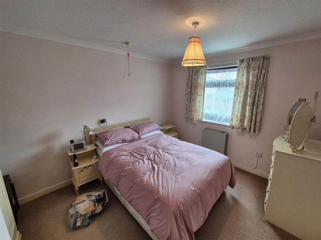 Property photo 2 of 9 Bedroom 1
