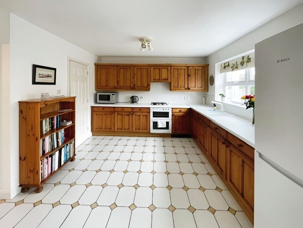Property photo 2 of 30