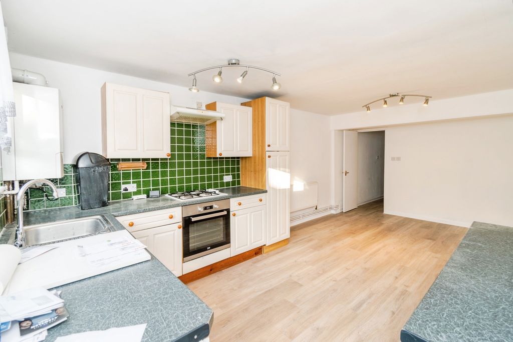 Property photo 3 of 18 Photo