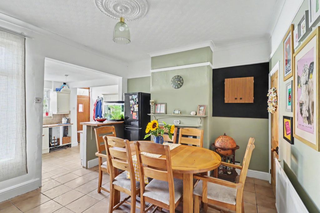 Property photo 2 of 17 Dining Room